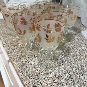 Elegant Gold Leaf Wine Glasses x 10